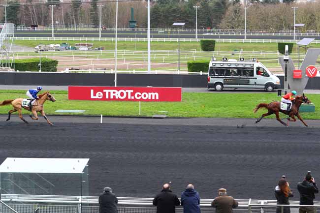 Photo d'arrivée de la course pmu PRIX DE PUY GUILLAUME à PARIS-VINCENNES le Lundi 29 janvier 2018