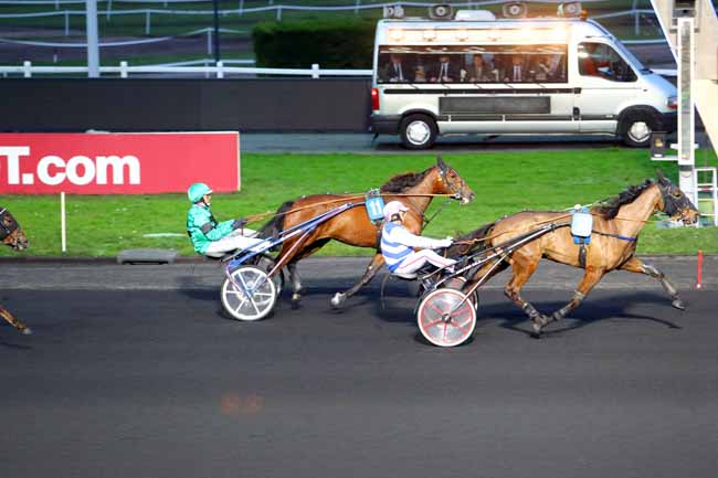 Photo d'arrivée de la course pmu PRIX DE FLEURANCE à PARIS-VINCENNES le Lundi 29 janvier 2018