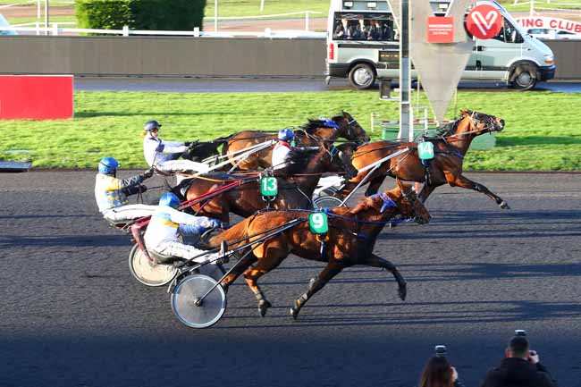 Photo d'arrivée de la course pmu PRIX DE CHAMBERY à PARIS-VINCENNES le Jeudi 1 février 2018