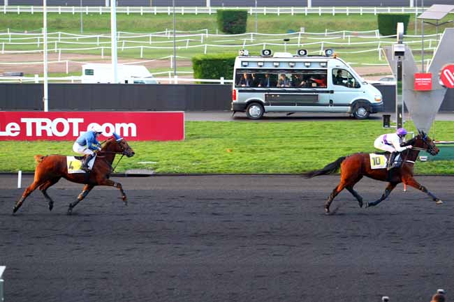 Photo d'arrivée de la course pmu PRIX DE CALAIS à PARIS-VINCENNES le Jeudi 1 février 2018