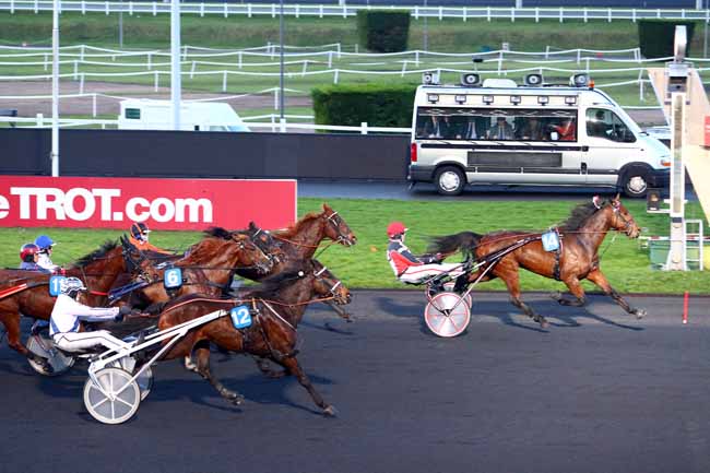 Photo d'arrivée de la course pmu PRIX DE POUILLAC à PARIS-VINCENNES le Jeudi 1 février 2018