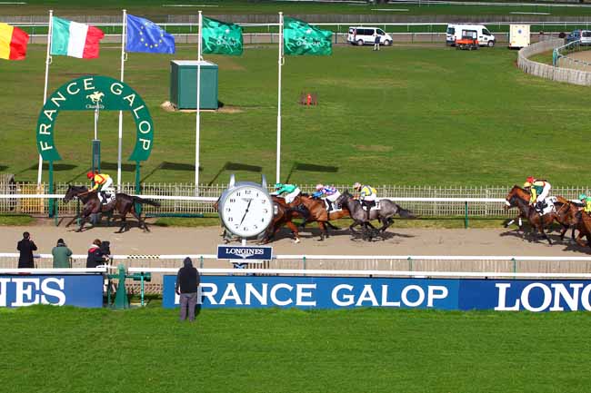 Photo d'arrivée de la course pmu PRIX DU CARREFOUR LAVERSIN à CHANTILLY le Jeudi 1 février 2018