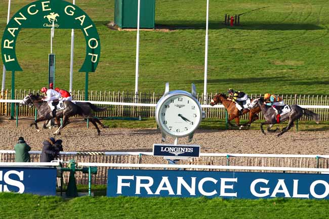 Photo d'arrivée de la course pmu PRIX DE LA ROUTE DE LA MAISON NOIRE à CHANTILLY le Jeudi 1 février 2018