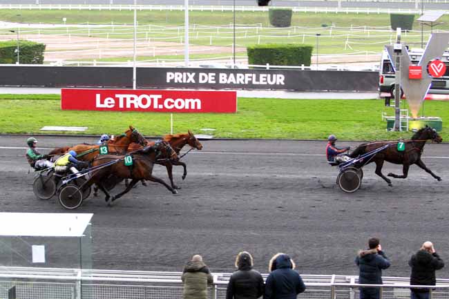 Photo d'arrivée de la course pmu PRIX DE BARFLEUR à PARIS-VINCENNES le Samedi 3 février 2018