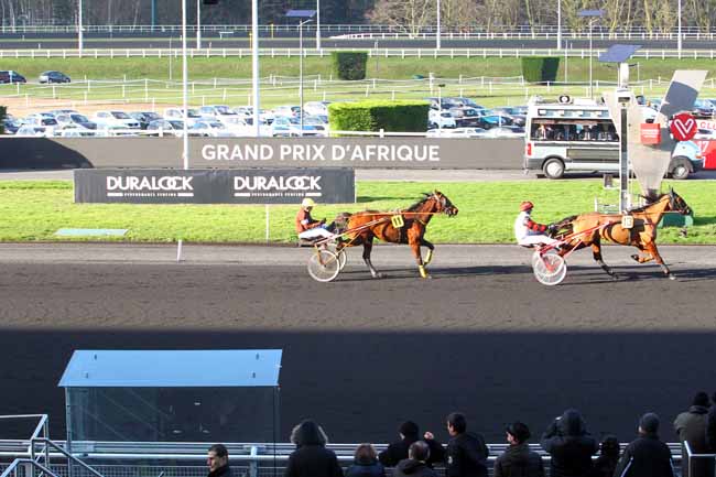 Photo d'arrivée de la course pmu GRAND PRIX D'AFRIQUE à PARIS-VINCENNES le Dimanche 4 février 2018
