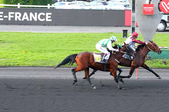 Photo d'arrivée de la course pmu PRIX DE L'ILE-DE-FRANCE à PARIS-VINCENNES le Dimanche 4 février 2018