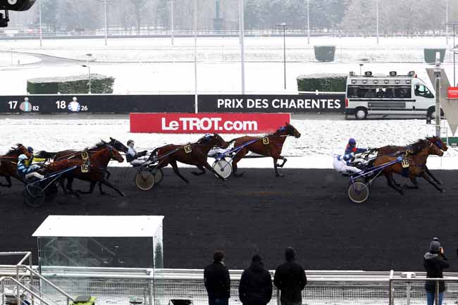 Photo d'arrivée de la course pmu PRIX DES CHARENTES à PARIS-VINCENNES le Lundi 5 février 2018