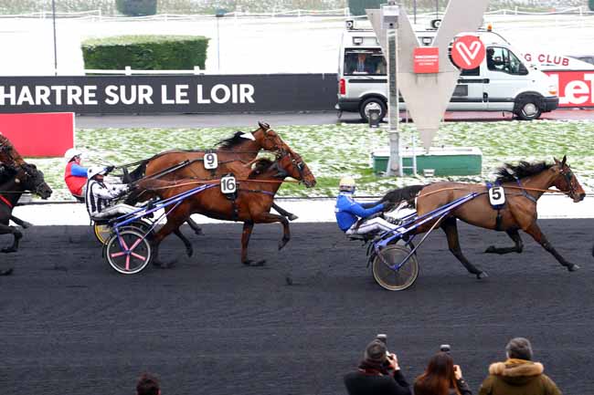 Photo d'arrivée de la course pmu PRIX DE LA CHARTRE-SUR-LE-LOIR à PARIS-VINCENNES le Lundi 5 février 2018