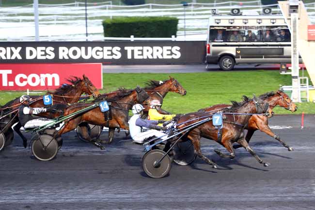 Photo d'arrivée de la course pmu PRIX DES ROUGES TERRES à PARIS-VINCENNES le Lundi 5 février 2018