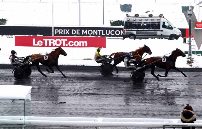 Photo d'arrivée de la course pmu PRIX DE MONTLUCON (GR A) à PARIS-VINCENNES le Mercredi 7 février 2018