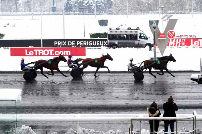 Photo d'arrivée de la course pmu PRIX DE PERIGUEUX à PARIS-VINCENNES le Mercredi 7 février 2018