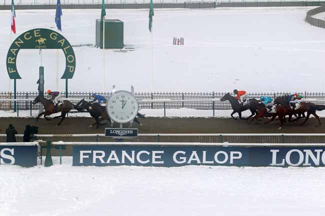 Photo d'arrivée de la course pmu PRIX DU CASTEL à CHANTILLY le Jeudi 8 février 2018