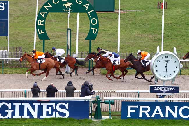 Photo d'arrivée de la course pmu PRIX DU LAY LENORMAND à CHANTILLY le Mardi 13 février 2018