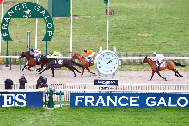 Photo d'arrivée de la course pmu PRIX DE LA ROUTE DE LA VALLEE à CHANTILLY le Mardi 13 février 2018