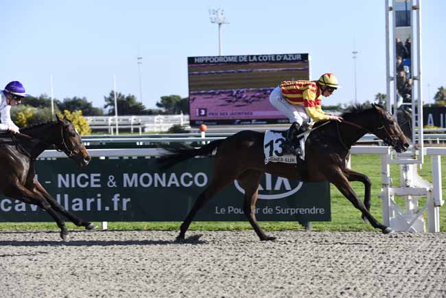 Photo d'arrivée de la course pmu PRIX DES JACINTHES à CAGNES-SUR-MER le Mercredi 14 février 2018
