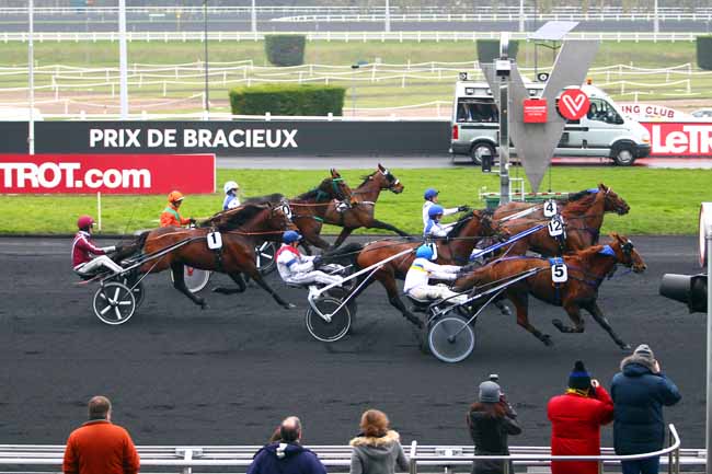 Photo d'arrivée de la course pmu PRIX DE BRACIEUX à PARIS-VINCENNES le Lundi 19 février 2018