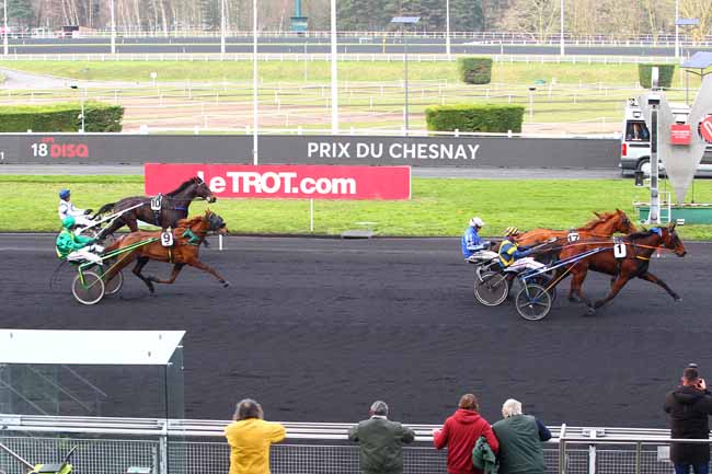 Photo d'arrivée de la course pmu PRIX DU CHESNAY à PARIS-VINCENNES le Mardi 20 février 2018
