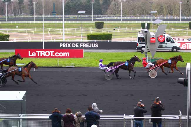 Photo d'arrivée de la course pmu PRIX DE FREJUS à PARIS-VINCENNES le Mardi 20 février 2018