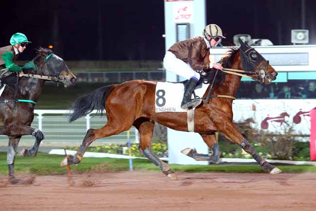 Photo d'arrivée de la course pmu PRIX DE DRAGUIGNAN à ENGHIEN le Mercredi 21 février 2018