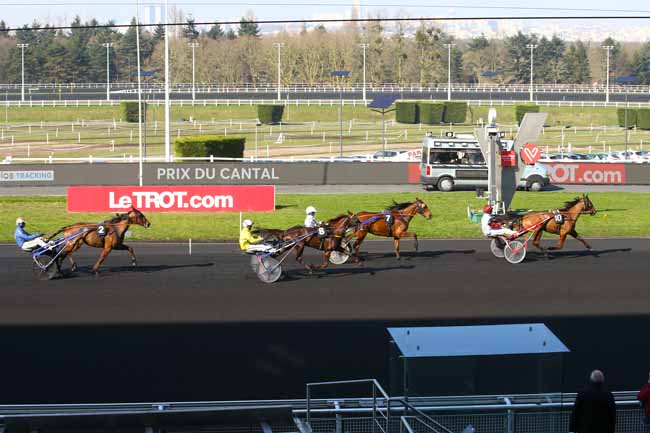 Photo d'arrivée de la course pmu PRIX DU CANTAL à PARIS-VINCENNES le Jeudi 22 février 2018