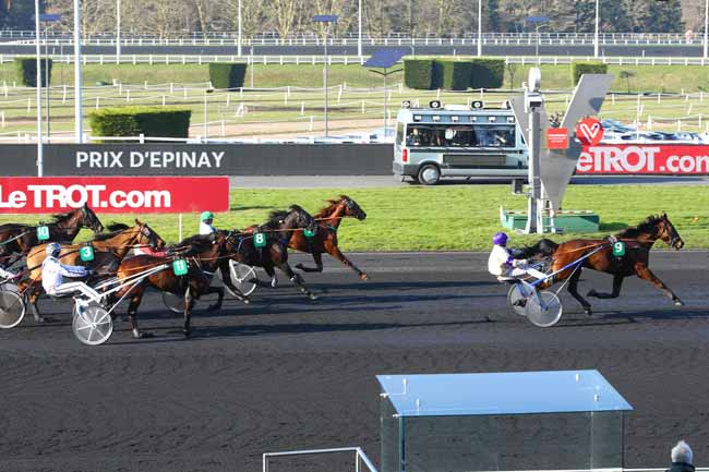 Photo d'arrivée de la course pmu PRIX D'EPINAY à PARIS-VINCENNES le Jeudi 22 février 2018