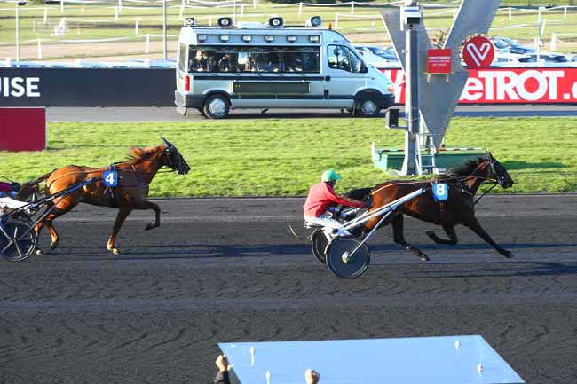 Photo d'arrivée de la course pmu PRIX DE GUISE à PARIS-VINCENNES le Jeudi 22 février 2018