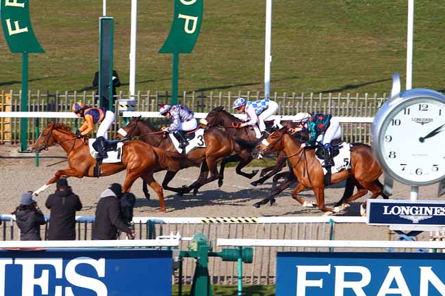Photo d'arrivée de la course pmu PRIX DE SAINT-MARTIN DU TERTRE à CHANTILLY le Jeudi 22 février 2018