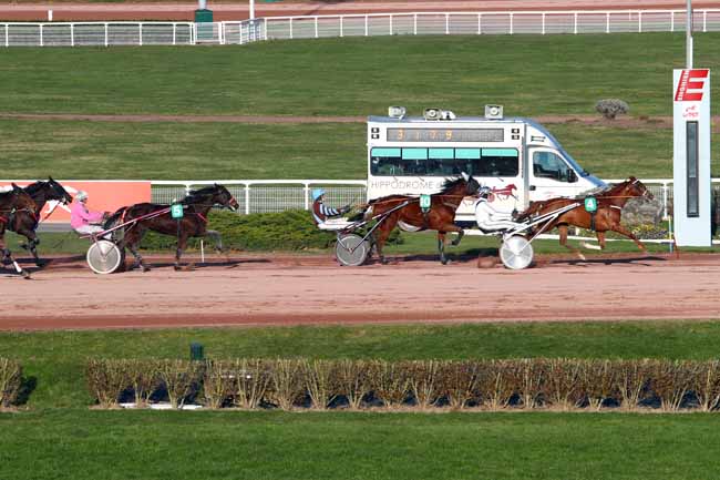 Photo d'arrivée de la course pmu PRIX DE MONTSALVY à ENGHIEN le Vendredi 23 février 2018