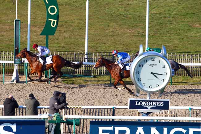 Photo d'arrivée de la course pmu PRIX DE CHAUVRY à CHANTILLY le Vendredi 23 février 2018