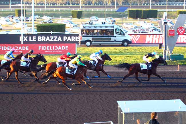 Photo d'arrivée de la course pmu PRIX VIVIER DE MONTFORT à PARIS-VINCENNES le Dimanche 25 février 2018