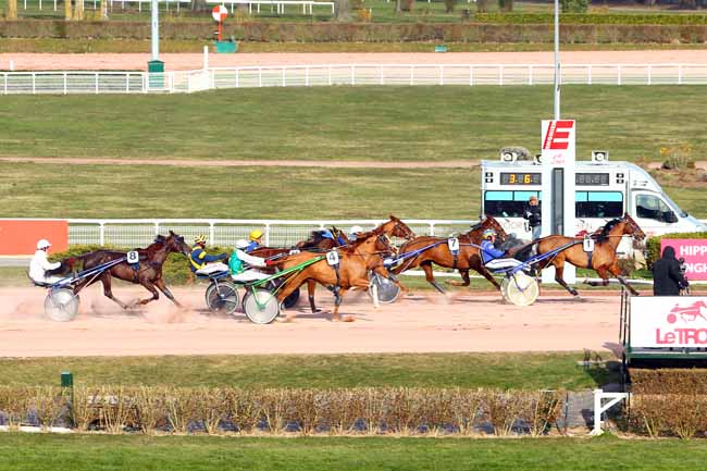 Photo d'arrivée de la course pmu PRIX DE LURE à ENGHIEN le Mercredi 28 février 2018