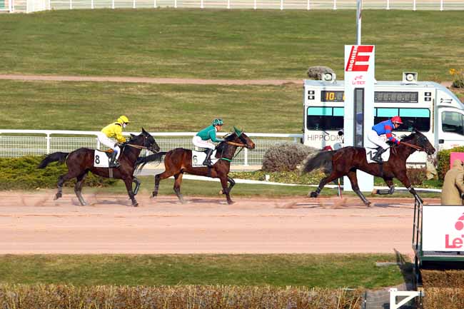 Photo d'arrivée de la course pmu PRIX D'HERBLAY à ENGHIEN le Mercredi 28 février 2018
