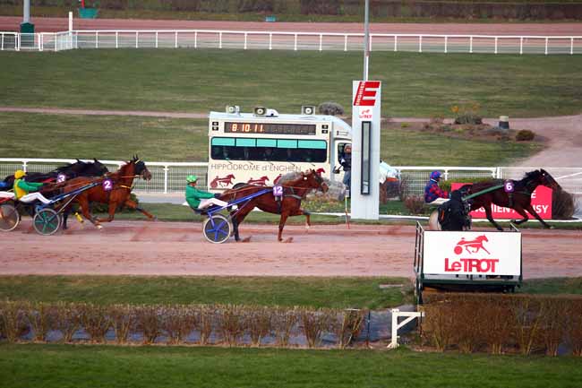 Photo d'arrivée de la course pmu PRIX DE CHENNEVIERES (GR A) à ENGHIEN le Mercredi 28 février 2018