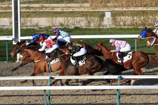 Photo d'arrivée de la course pmu PRIX DES AIGUILLES à DEAUVILLE le Vendredi 2 mars 2018