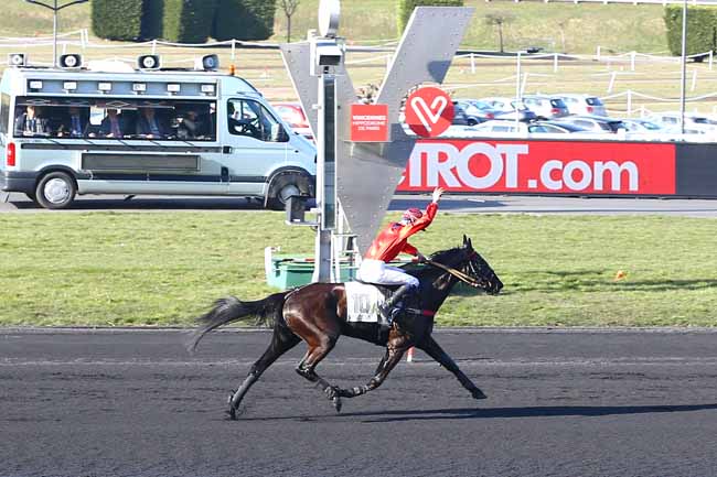 Photo d'arrivée de la course pmu PRIX LOUIS LE BOURG à PARIS-VINCENNES le Samedi 3 mars 2018
