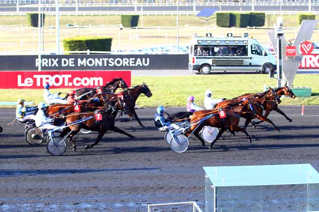 Photo d'arrivée de la course pmu PRIX DE MONTSOREAU à PARIS-VINCENNES le Samedi 3 mars 2018