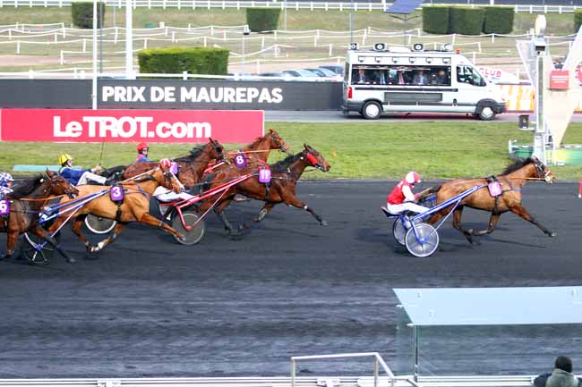 Photo d'arrivée de la course pmu PRIX DE MAUREPAS à PARIS-VINCENNES le Samedi 3 mars 2018