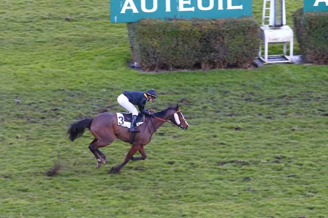 Photo d'arrivée de la course pmu PRIX TOFANO à AUTEUIL le Dimanche 4 mars 2018
