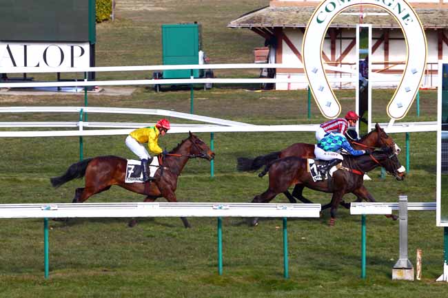 Photo d'arrivée de la course pmu PRIX D'ESSAI DES POULAINS à COMPIEGNE le Lundi 5 mars 2018