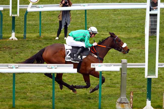 Photo d'arrivée de la course pmu PRIX MARISE à COMPIEGNE le Lundi 5 mars 2018