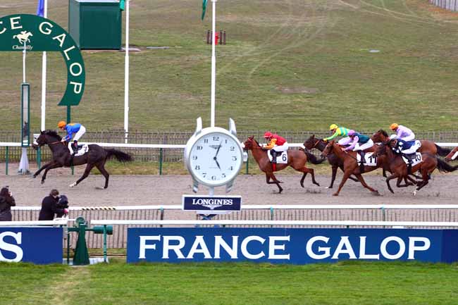 Photo d'arrivée de la course pmu PRIX DES PISTES à CHANTILLY le Vendredi 9 mars 2018