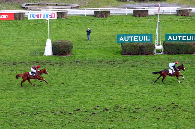Photo d'arrivée de la course pmu PRIX DUC D'ANJOU à AUTEUIL le Samedi 10 mars 2018
