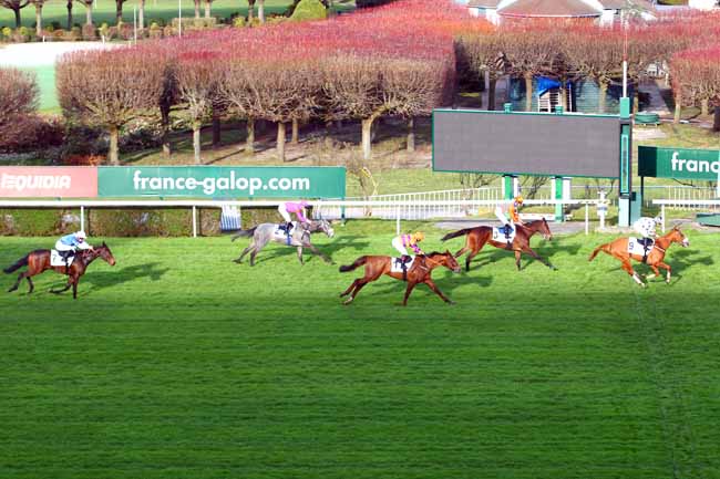Photo d'arrivée de la course pmu PRIX DU JARDIN DE L'AVRE à SAINT-CLOUD le Dimanche 11 mars 2018