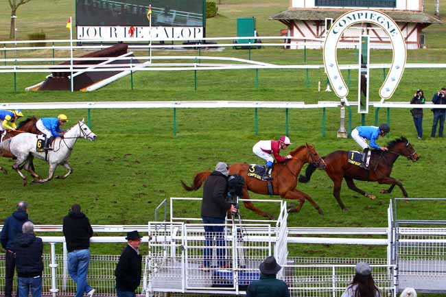 Photo d'arrivée de la course pmu PRIX DE BETHISY SAINT-PIERRE à COMPIEGNE le Lundi 12 mars 2018