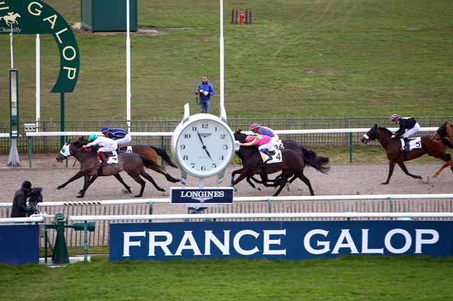 Photo d'arrivée de la course pmu PRIX JONGLEUR à CHANTILLY le Mardi 13 mars 2018
