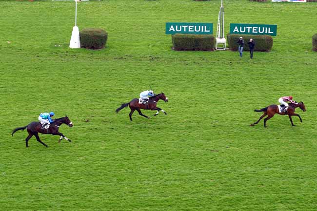 Photo d'arrivée de la course pmu PRIX RUSH à AUTEUIL le Dimanche 18 mars 2018