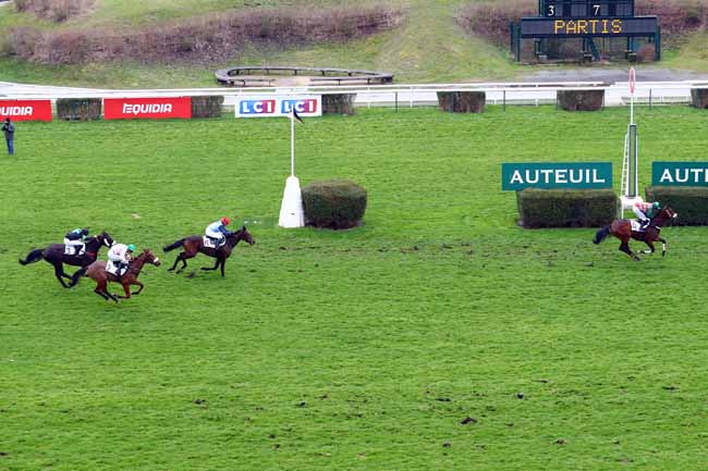 Photo d'arrivée de la course pmu PRIX DIDIER MESCAM à AUTEUIL le Dimanche 18 mars 2018