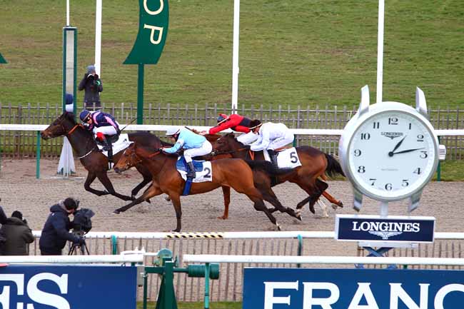 Photo d'arrivée de la course pmu PRIX DE LA PISTOLE à CHANTILLY le Mardi 20 mars 2018