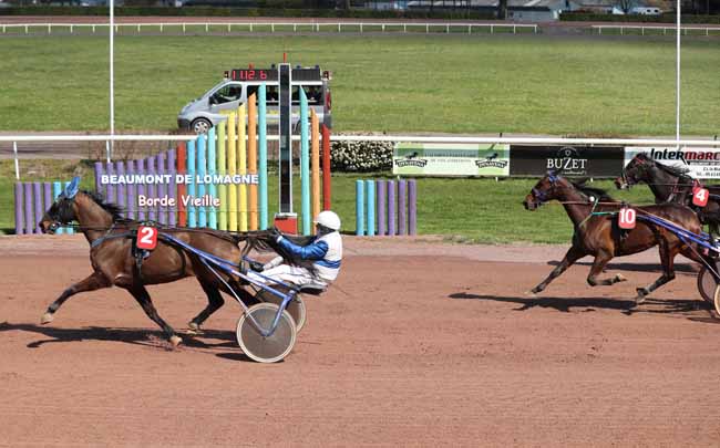 Photo d'arrivée de la course pmu GRAND PRIX DYNAVENA MAISAGRI DURAN à BEAUMONT-DE-LOMAGNE le Mercredi 21 mars 2018