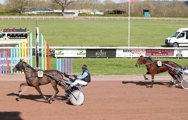 Photo d'arrivée de la course pmu PRIX DE BORDEAUX à BEAUMONT-DE-LOMAGNE le Mercredi 21 mars 2018